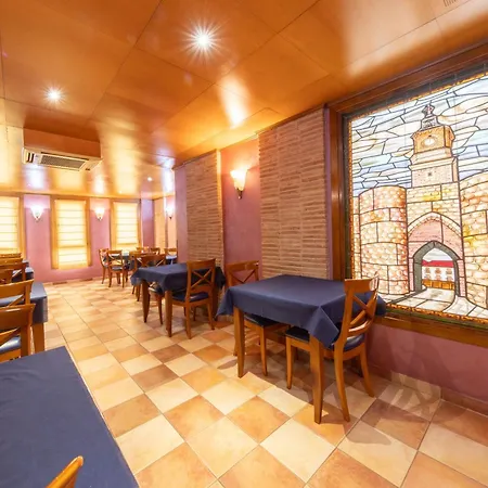 Gasthuis Sin Recep24h Puerta De La - Pet Friendly & Restaurante