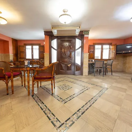 Sin Recep24h Puerta De La - Pet Friendly & Restaurante * Almazán