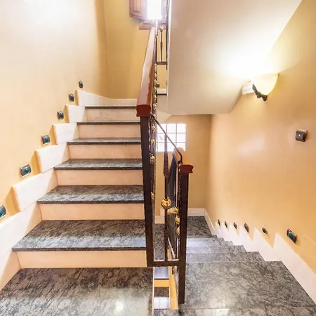 Sin Recep24h Puerta De La - Pet Friendly & Restaurante Guest house