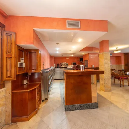 Sin Recep24h Puerta De La - Pet Friendly & Restaurante 3*