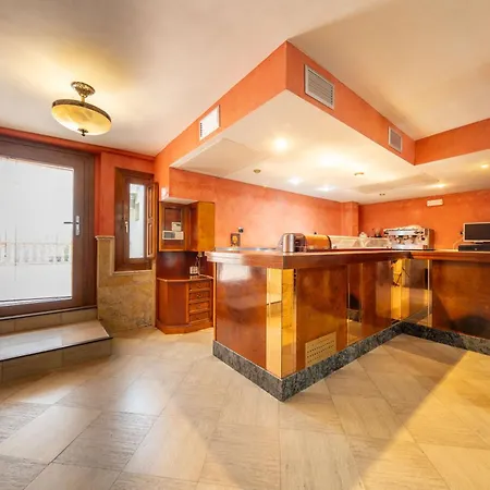 Sin Recep24h Puerta De La - Pet Friendly & Restaurante