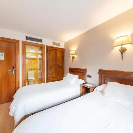 Sin Recep24h Puerta De La - Pet Friendly & Restaurante Guest house
