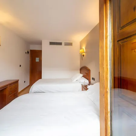 Sin Recep24h Puerta De La - Pet Friendly & Restaurante Guest house