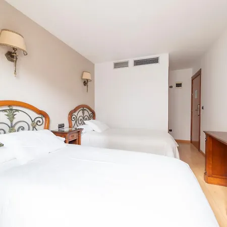 Guest house Sin Recep24h Puerta De La - Pet Friendly & Restaurante Almazan