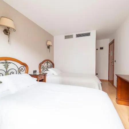 Sin Recep24h Puerta De La - Pet Friendly & Restaurante Almazan