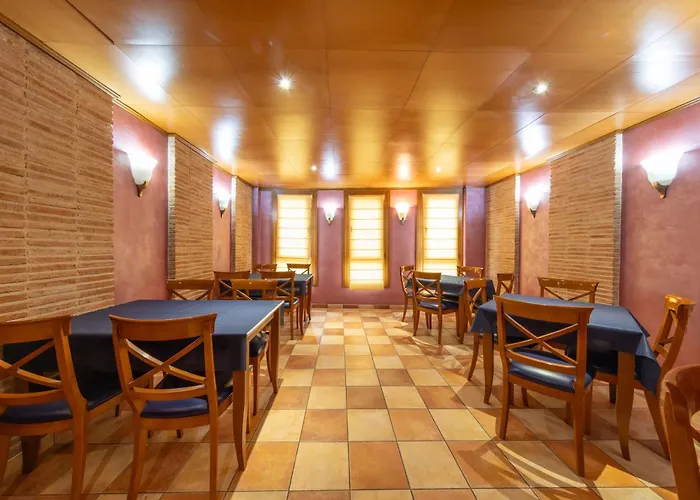 Vendégház Sin Recep24h Puerta De La - Pet Friendly & Restaurante 3*