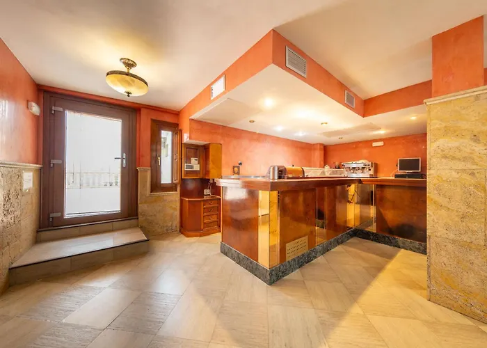 Sin Recep24h Puerta De La - Pet Friendly & Restaurante